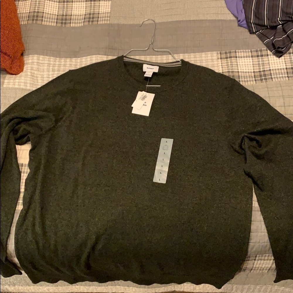 Green Old Navy long sleeve